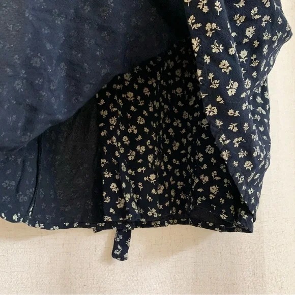 Brandy Melville Navy Blue Floral Wrap Mini Skirt Viscose Multi Size Fits All - Picture 4 of 5